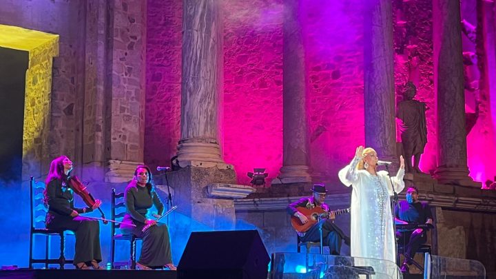 CON LA BENDICIÓN DE LA DIOSA CERES